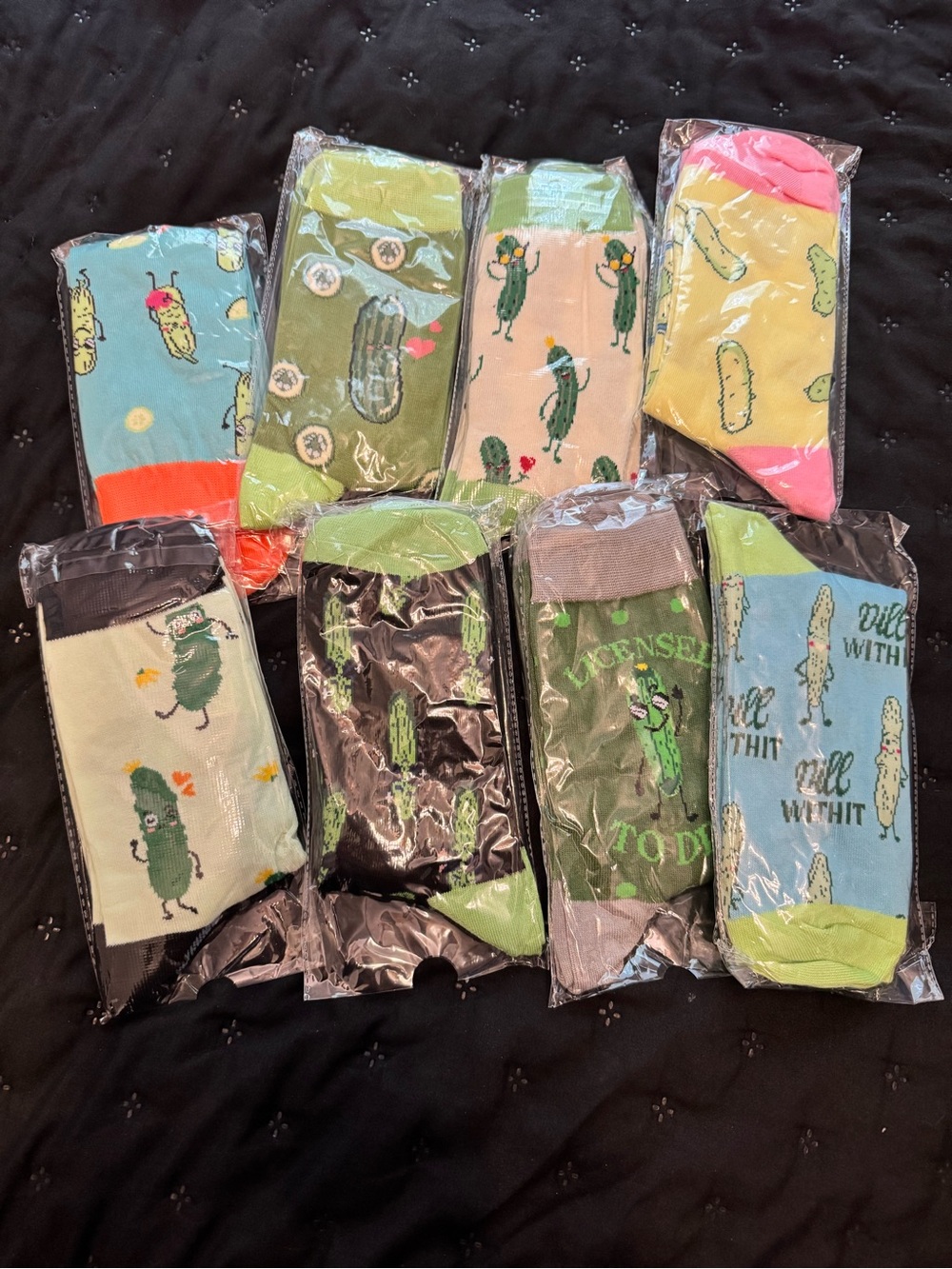 Novelty unisex Pickle Print Crew Socks - Assorted Green OS